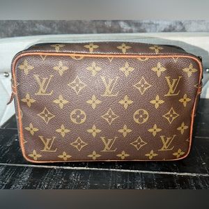 Louis Vuitton Mono Compiegne 23 Bag
